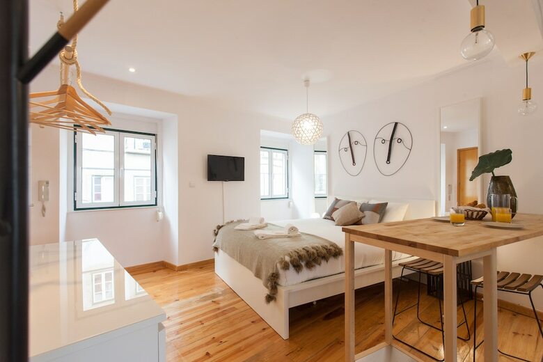 Moniz Studio Apartment - By Lu Holidays