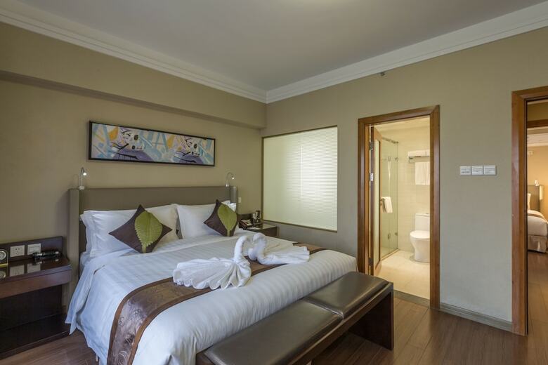 Jinjiang Peninsula Seasons Hotel