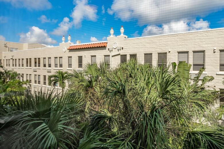 Tropicals Of Palm Beach