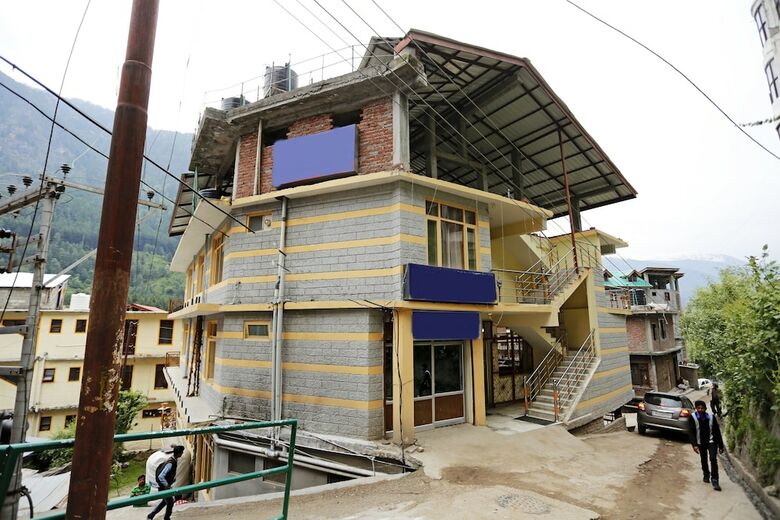 Hotel Oyo 5698 The Destination Manali
