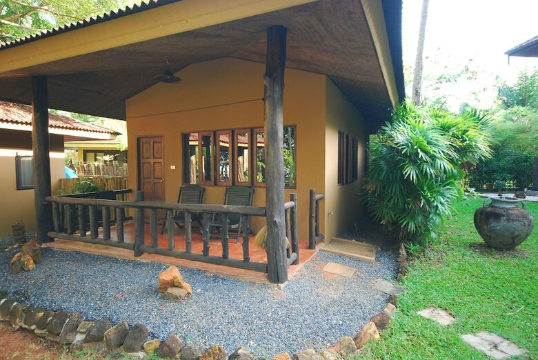 Hotel Melina's Beach Front Bungalow