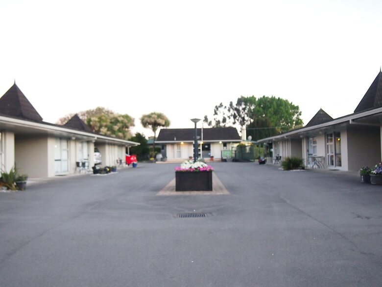 Montana Lodge Motel