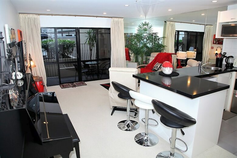 Beautiful Apartment With Patio