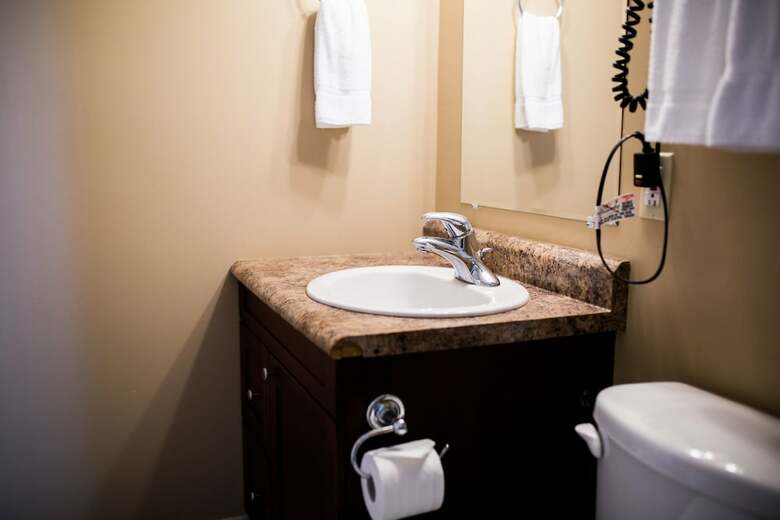 Hotel Royal Inn & Suites