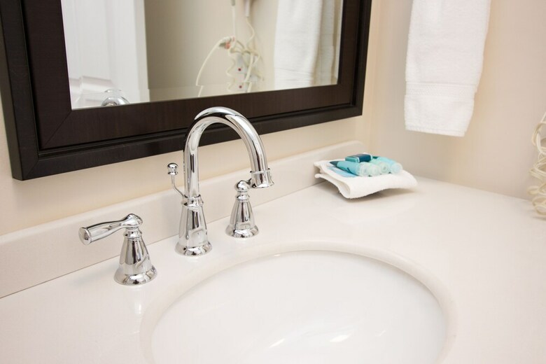 Hotel Royal Inn & Suites