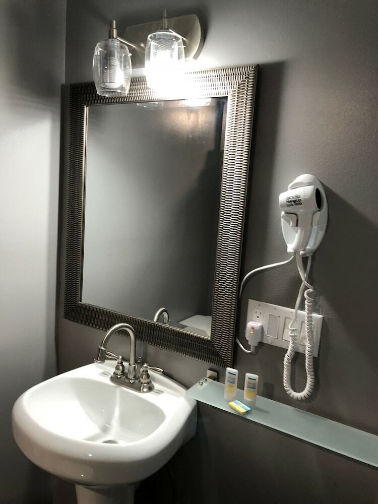 Hostal Sheridan Guesthouse