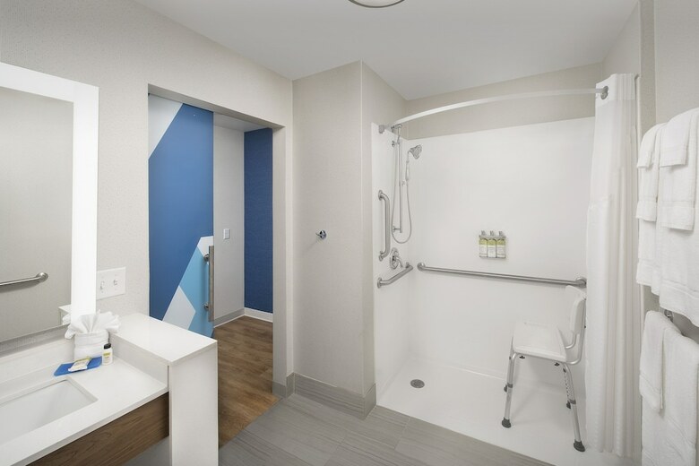 Hotel Holiday Inn Express And Suites North Brunswick