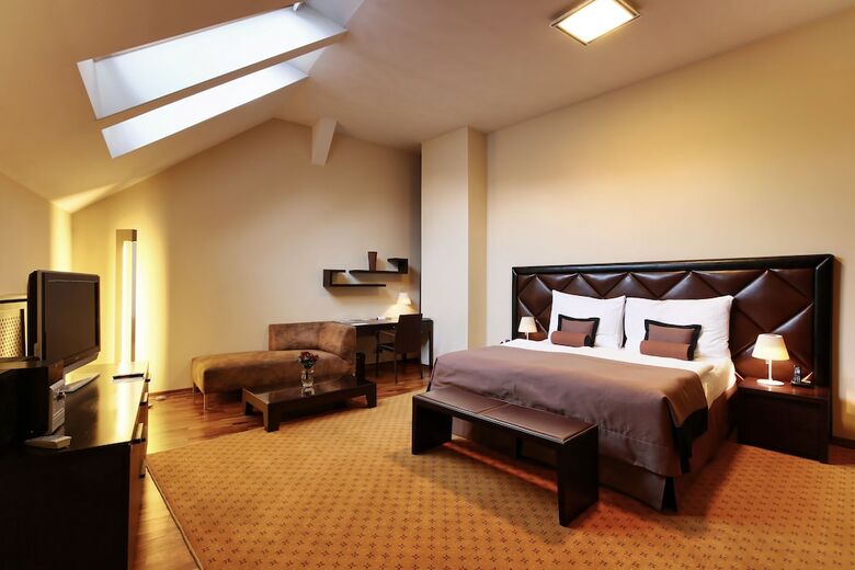 Skaritz Hotel And Residence