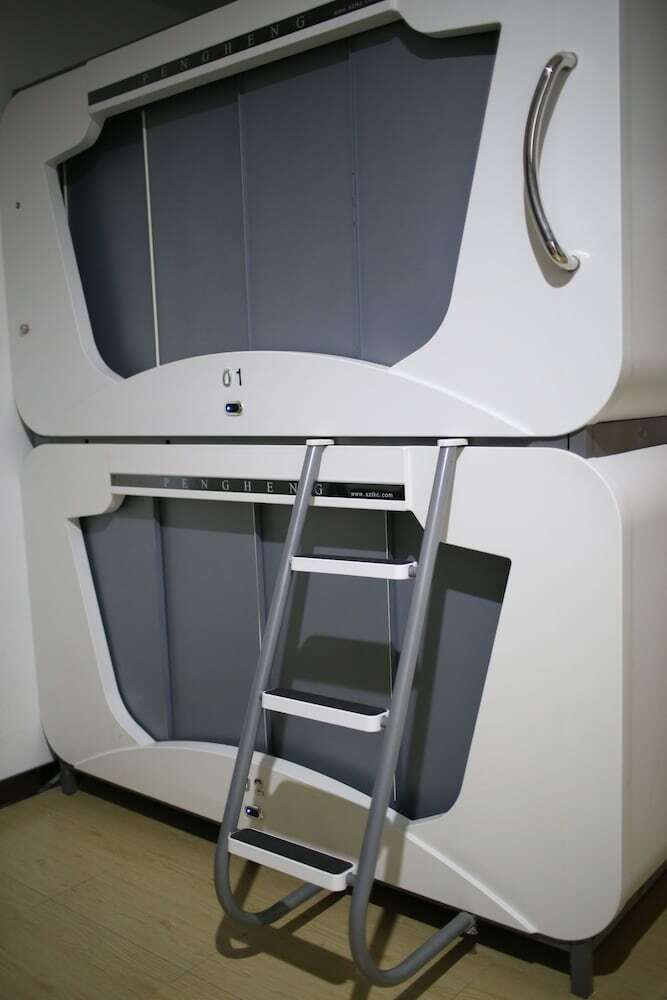 Hangzhou Space Capsule Hotel
