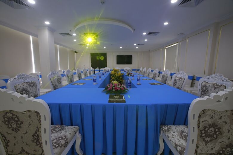 Tuyet Son Hotel