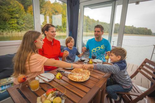 Kuhnle-tours Bootshaus Zeuthen