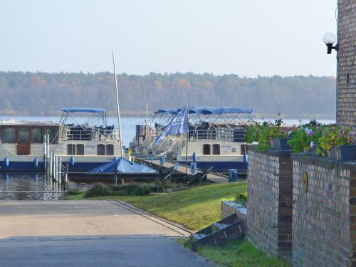 Kuhnle-tours Bootshaus Zeuthen