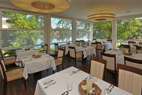 Hostal Wirtshaus Am See