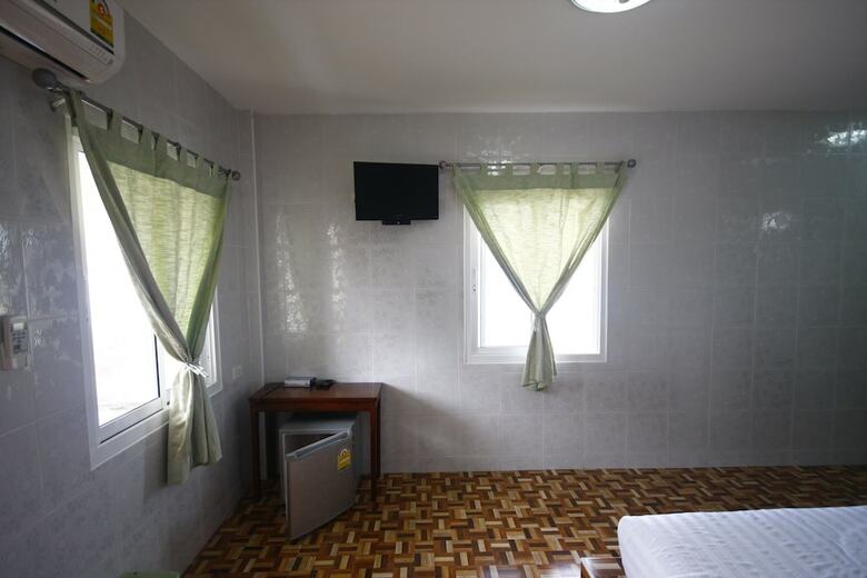 Hotel Chompoo Resort