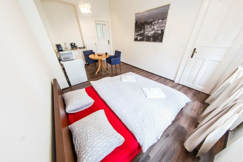 Freedom Rooms And Apartments