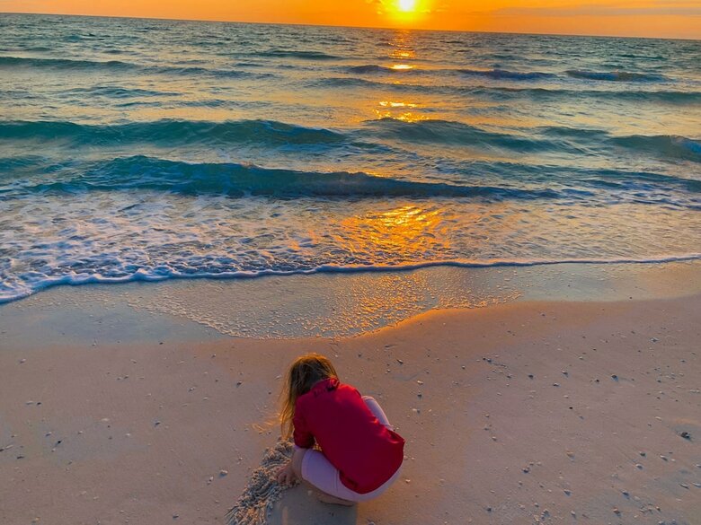 Beach Sands A 102 By Anna Maria