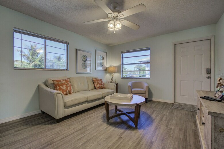 Beach Retreat Unit B By Anna Maria