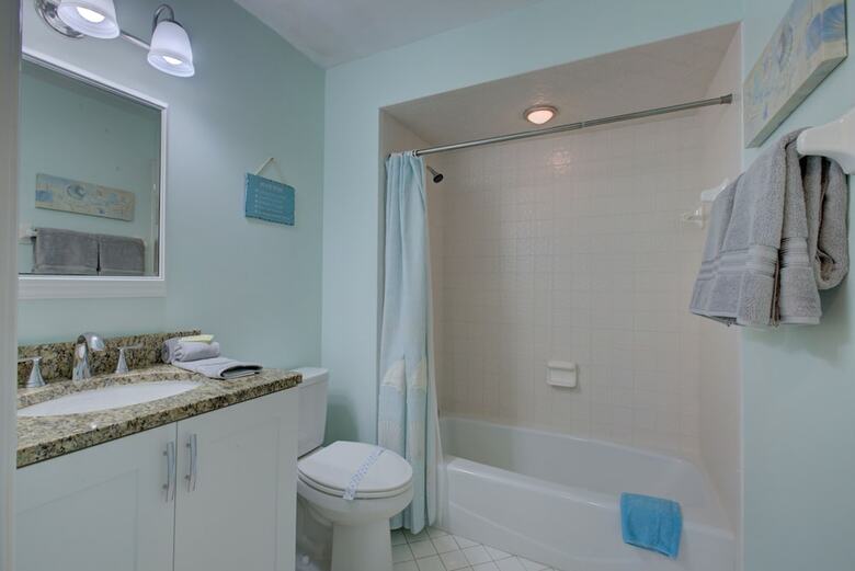 Anna Maria Island Retreat 2br Condo
