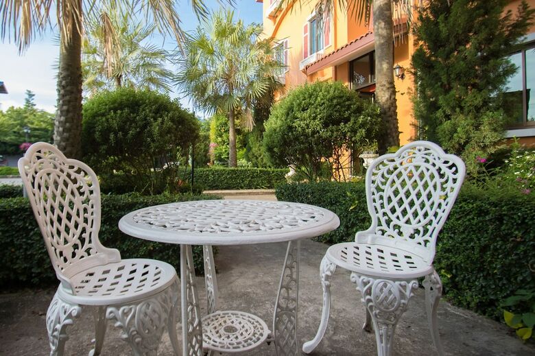 I-home Residence And Hotel