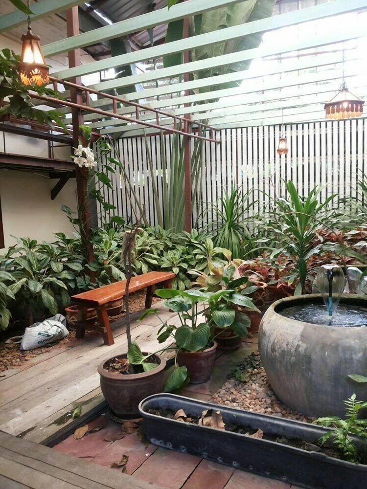 Hotel Bankitsada Homestay