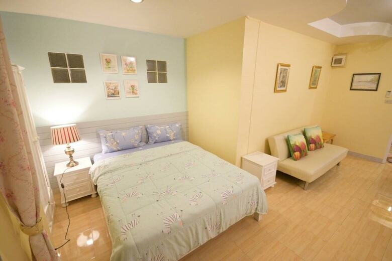 Rungnatee Place & Boutique Hotel