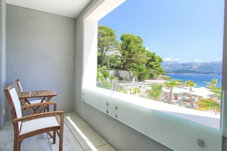Aparthotel Kalamota Beach House