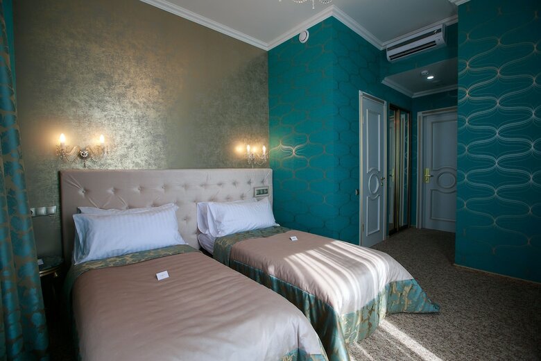 Hotel Lybid Plaza