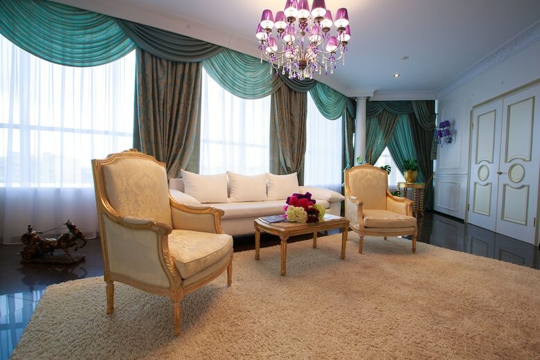 Hotel Lybid Plaza
