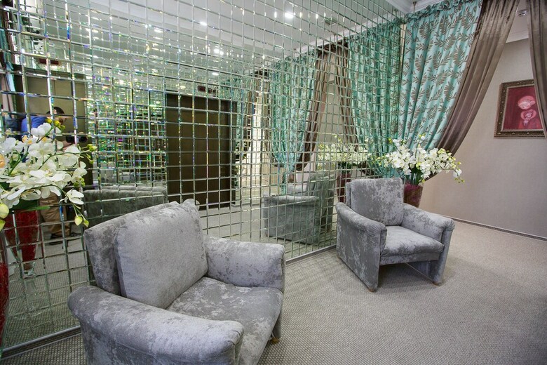Hotel Lybid Plaza