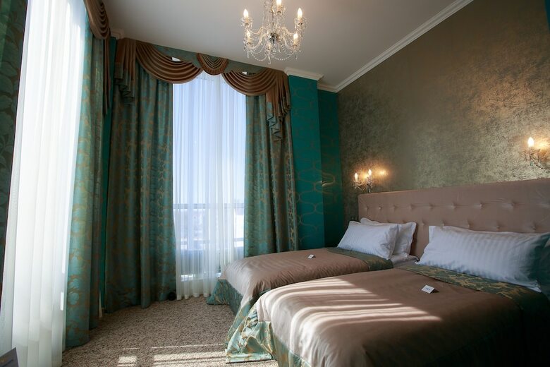 Hotel Lybid Plaza