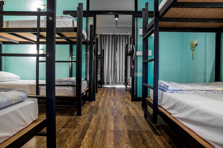 Hostal The Guest Hotel - Hostel