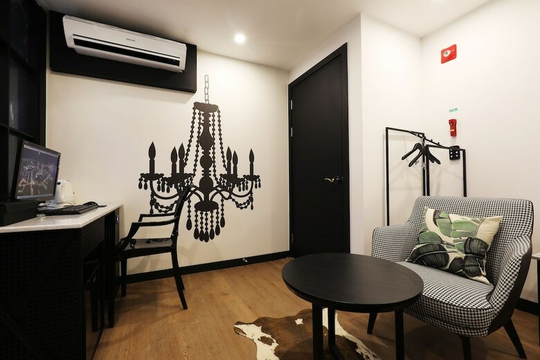 Sm Boutique Hotel
