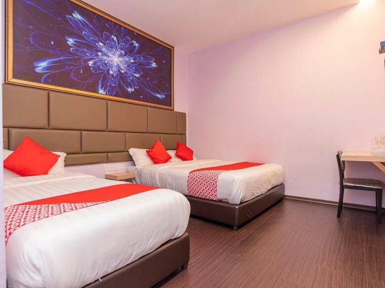 Oyo 89423 Zenz Hotel