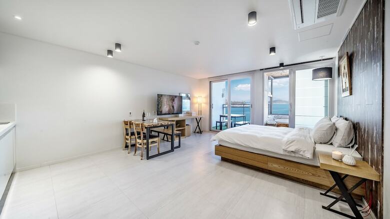 Hotel Yeosu Sunhill Spa Pension