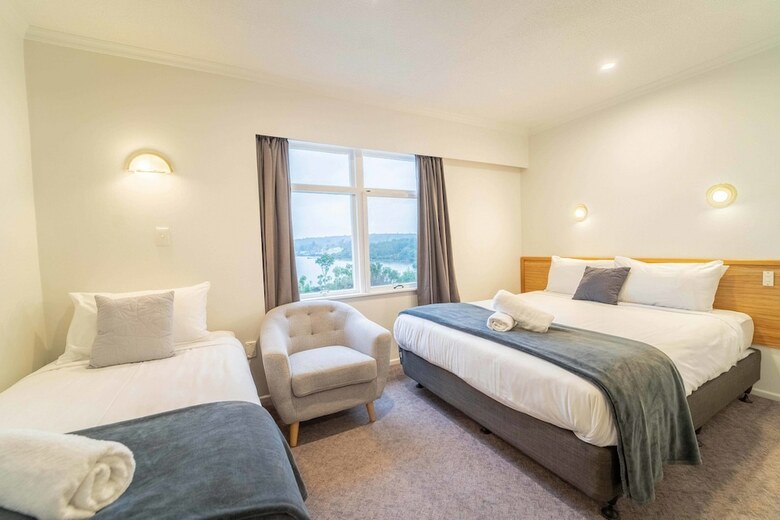 Hostal Fiordland National Park Lodge