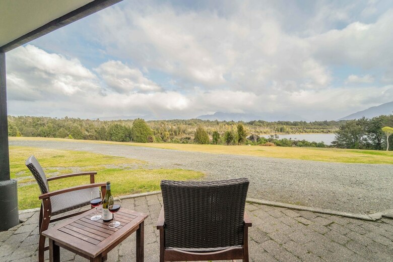 Hostal Fiordland National Park Lodge