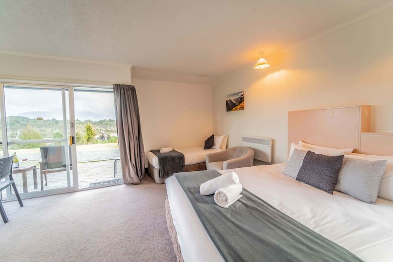 Hostal Fiordland National Park Lodge