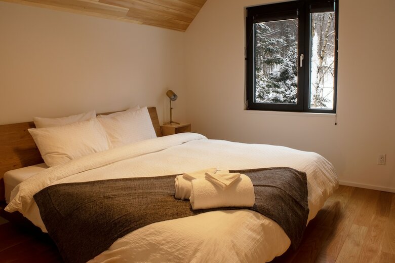 Fraternit�-sur-lac By Location Adp