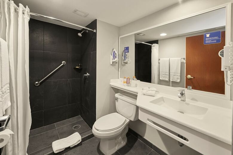 Hotel City Express Plus Medellin