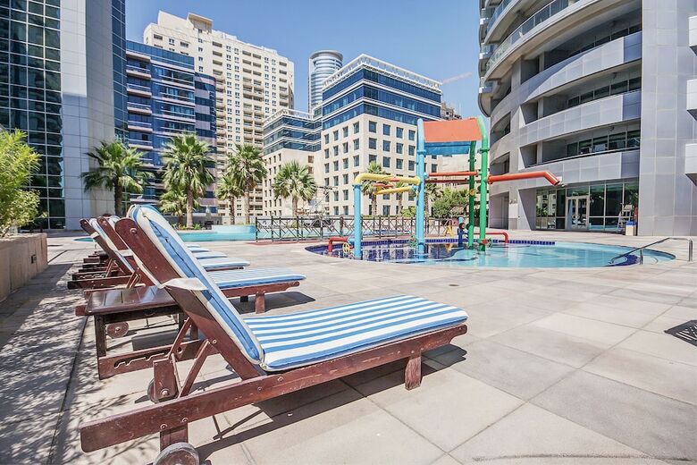 Apartamento The Waves By Deluxe Holiday Homes
