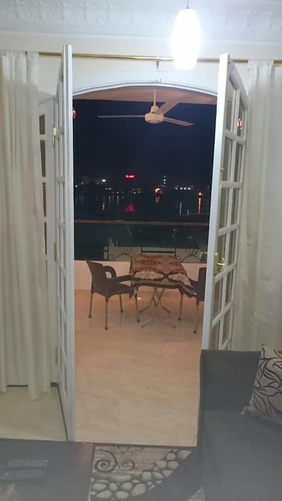 Hotel Lotus Lis House