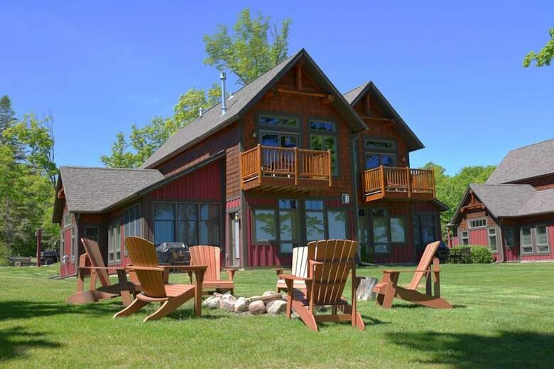 Cabana Trappers Landing Lodge