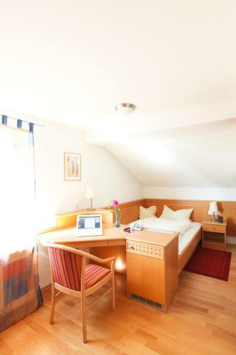 Hostal Landhotel Sch�ll