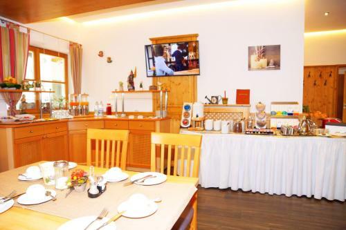 Hostal Landhotel Sch�ll