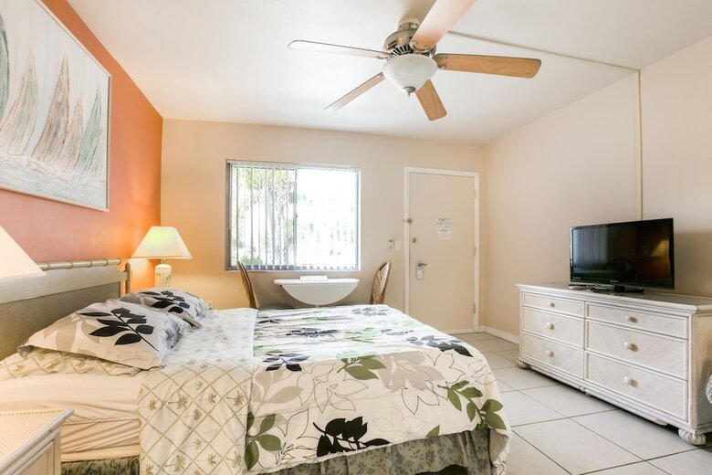Apartamento Hideaway Waterfront Resort & Hotel