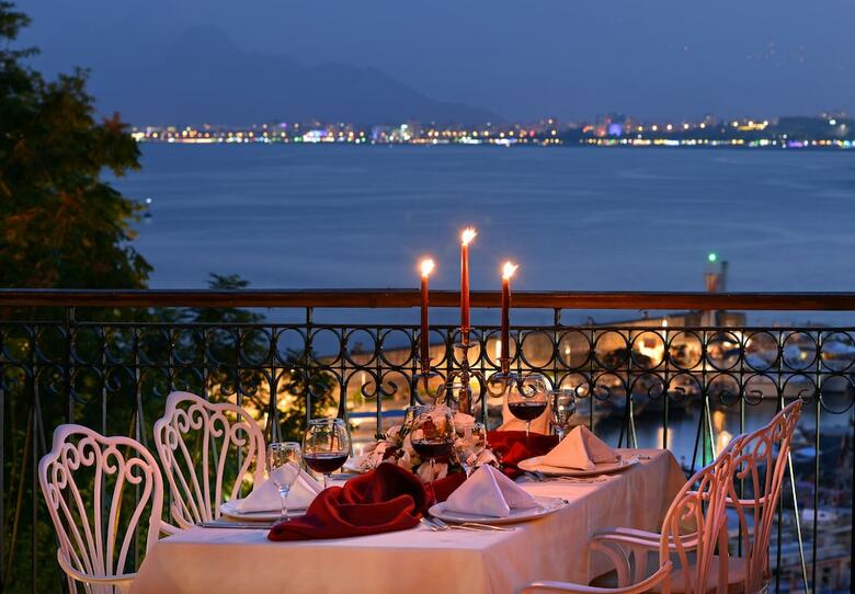 Kalei�i Marina Boutique Hotel