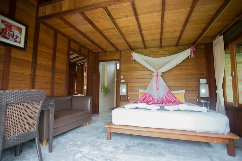 Hotel Rice Farm Villa Suratthani