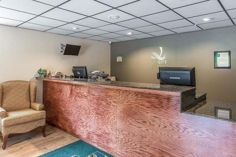 Hotel Quality Inn & Suites