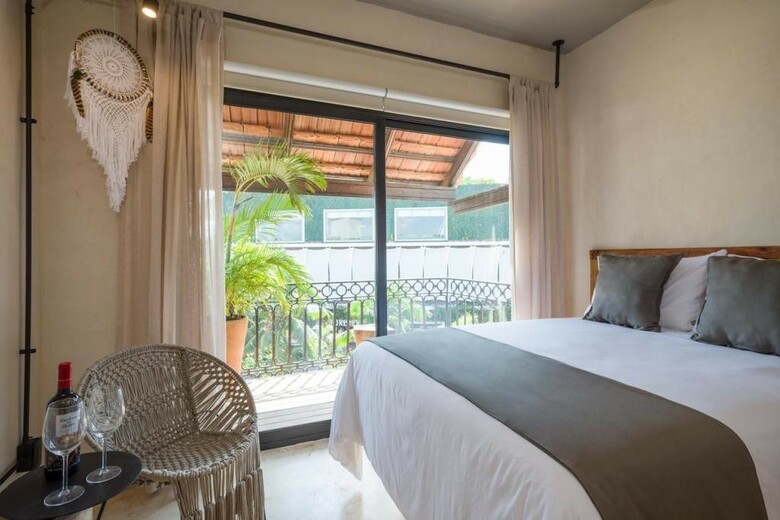 Caribbean Paradise Hotel Boutique & Dive Center