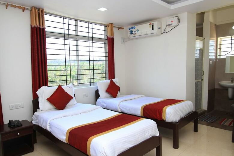 Hotel Oyo 6787 Sri Sai Residency